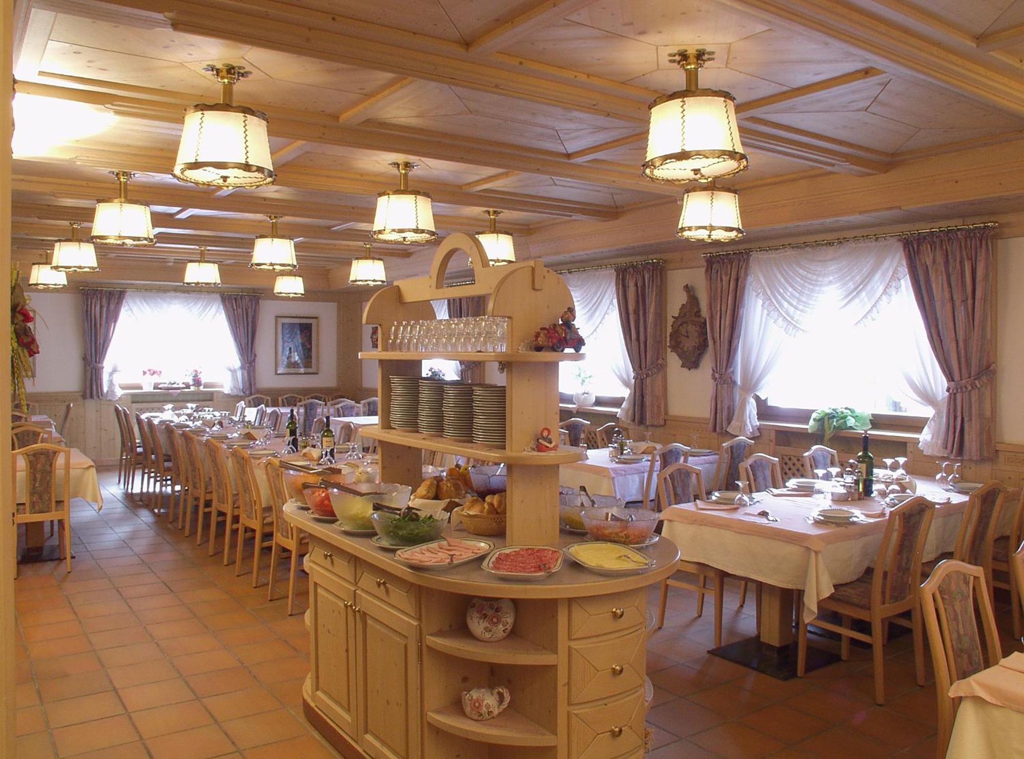 Hotel Villa Jolanda Ціано-ді-Ф'ємме Екстер'єр фото