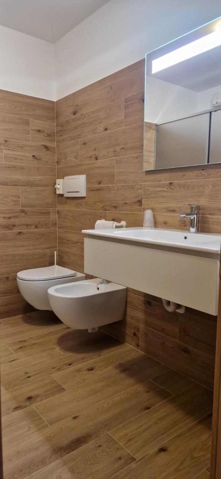 Hotel Villa Jolanda Ціано-ді-Ф'ємме Екстер'єр фото